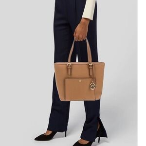 NWT MICHAEL Michael Kors Jet Set Tan Tote Bag NEW